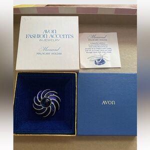 Avon Moonwind Lapel Pin Brooch Scarf Holder Blue/Silver Jewelry